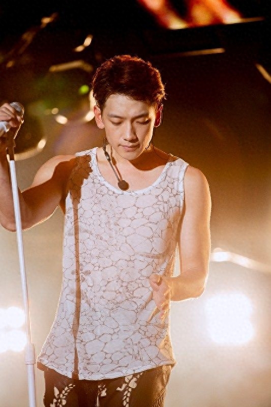 天才美女金泰熙个人资料:漂亮还是学霸,37岁下嫁巨星,结婚6年恩爱如初