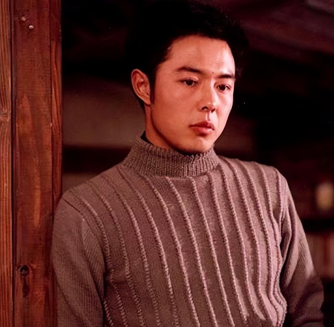 张铁林个人资料 事实证明,英国国籍的他,早已走向另一条大道