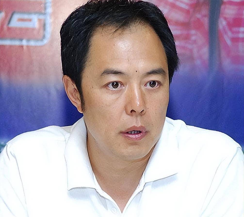 张铁林个人资料 事实证明,英国国籍的他,早已走向另一条大道