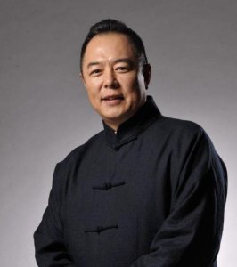 ​张铁林个人资料 事实证明，英国国籍的他，早已走向另一条大道