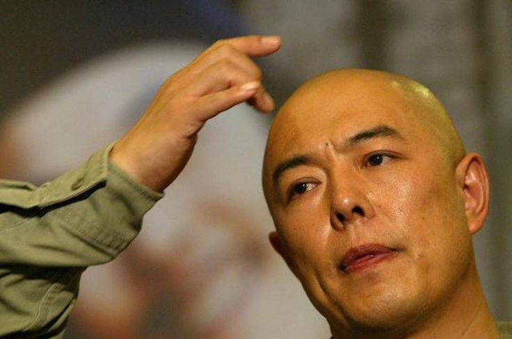 张铁林个人资料 事实证明,英国国籍的他,早已走向另一条大道