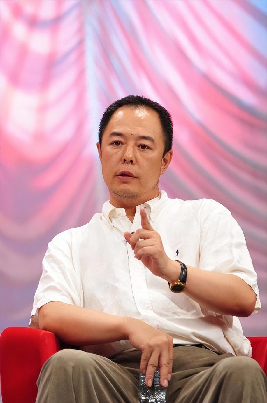 张铁林个人资料 事实证明,英国国籍的他,早已走向另一条大道