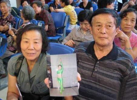 周冬雨是谁(“草根影后”周冬雨:18岁成名,29岁“封神”,她凭什么?)