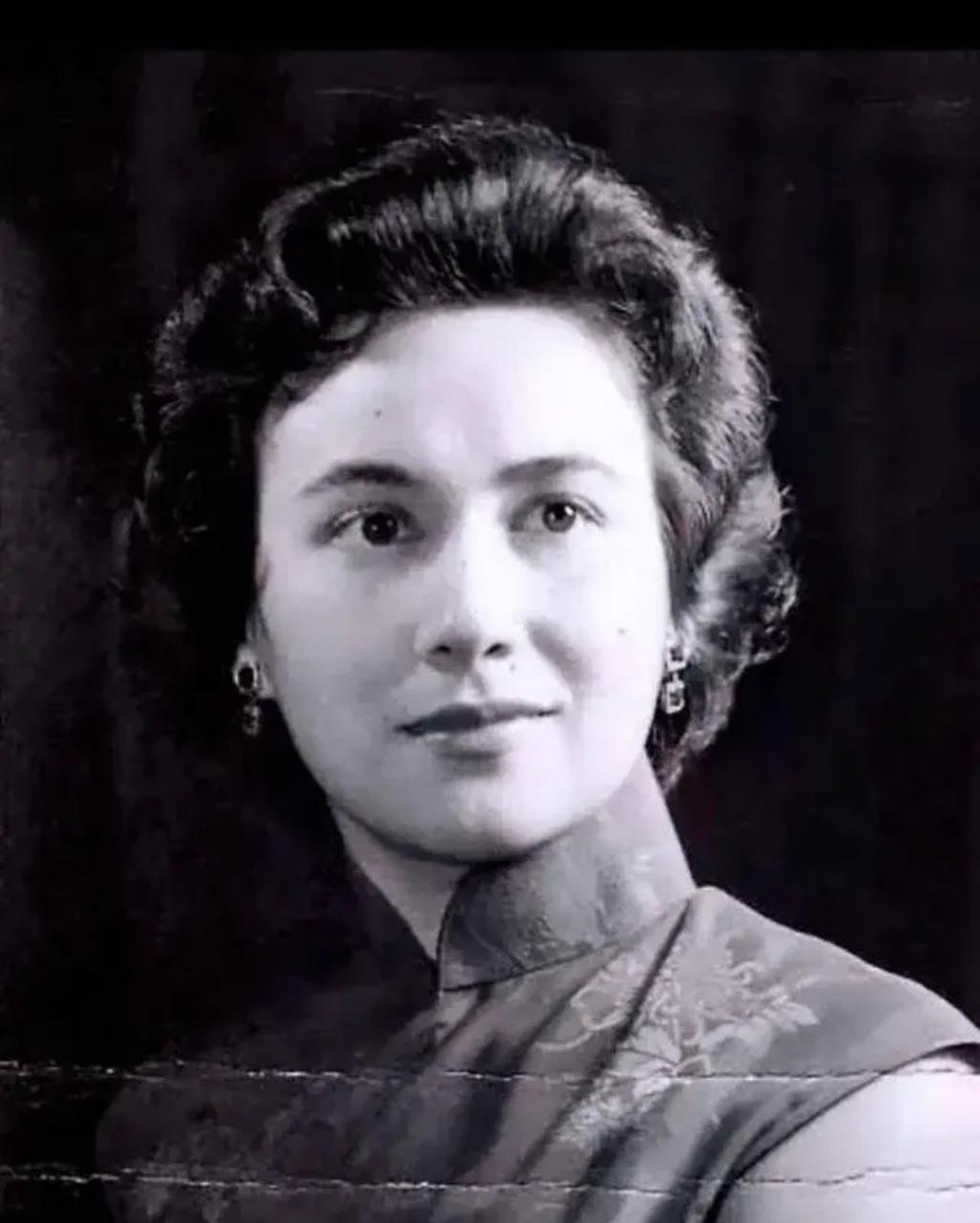 洗米华是谁(洗米华的毁灭史:从“小赌王”到“万人唾”,他经历了什么?)