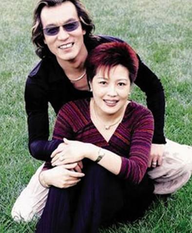 哈文现在老公是谁(春晚导演哈文:丈夫李咏病逝三年没有再嫁)