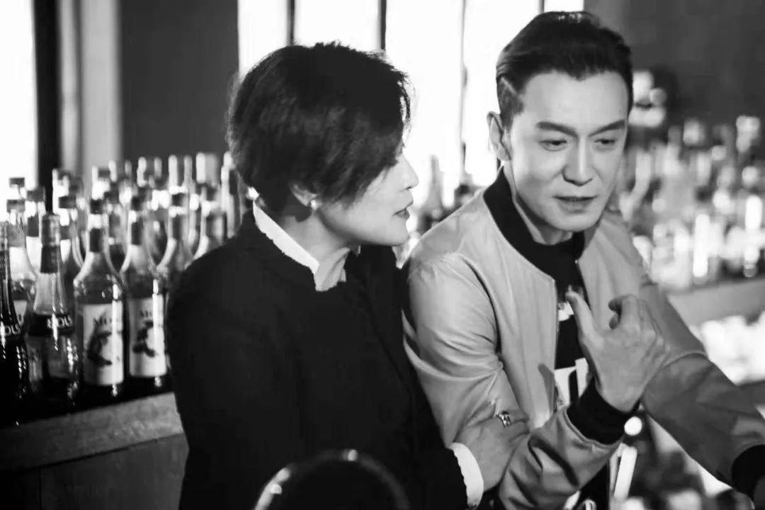 哈文现在老公是谁(春晚导演哈文:丈夫李咏病逝三年没有再嫁)