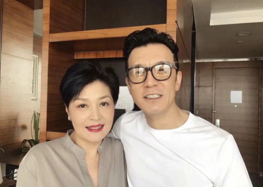 哈文现在老公是谁(春晚导演哈文:丈夫李咏病逝三年没有再嫁)