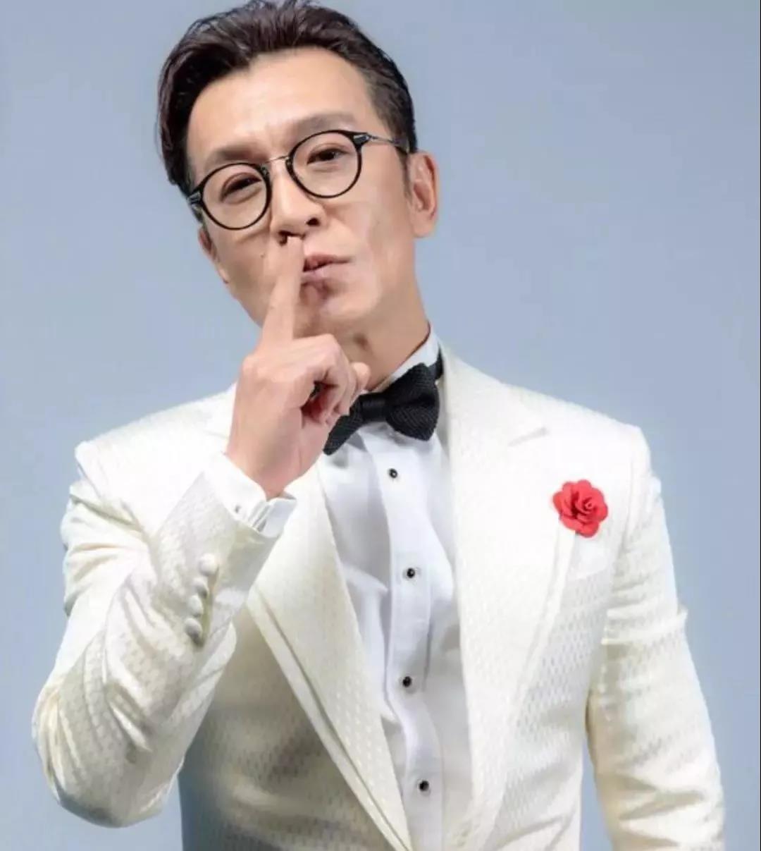 哈文现在老公是谁(春晚导演哈文:丈夫李咏病逝三年没有再嫁)