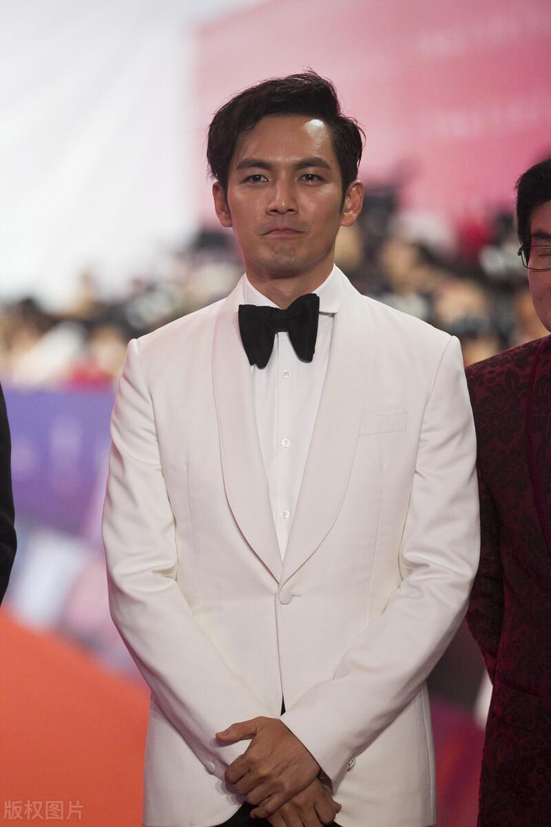 钟汉良的妻子是谁啊(钟汉良的隐婚妻子谢易烨,知名设计师,不老男神霸屏背后的贤内助)