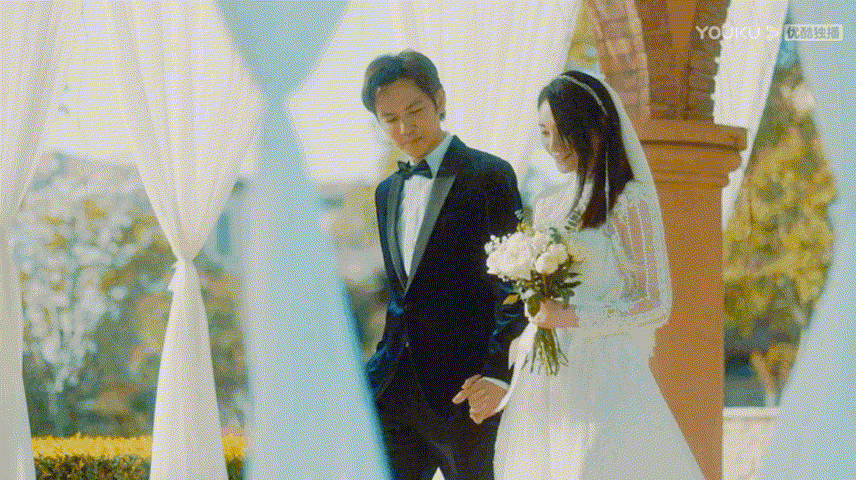 钟汉良的妻子是谁啊(钟汉良的隐婚妻子谢易烨,知名设计师,不老男神霸屏背后的贤内助)