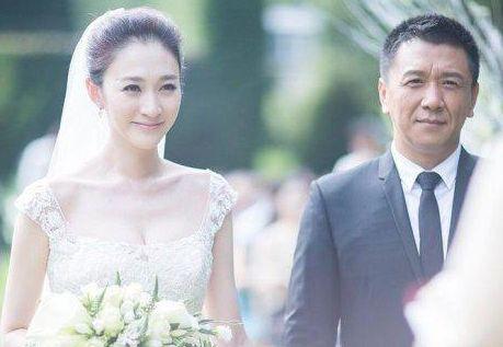 钟汉良的妻子是谁啊(钟汉良的隐婚妻子谢易烨,知名设计师,不老男神霸屏背后的贤内助)