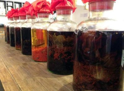 ​用什么泡酒最好？用什么药材泡酒最好
