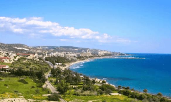 何鸿燊四国混血什么意思-（何鸿燊是几国混血统）