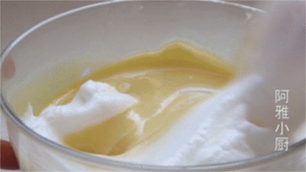 蛋糕用电饭煲怎么做蛋糕(用电饭煲怎么做蛋糕胚子)-第1张图片-