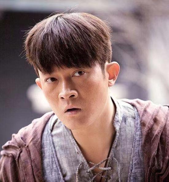 杨志刚和郭靖宇的关系 ：哥哥导戏弟弟当主演，捧弟17年只因亏欠