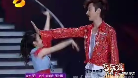 刘美含多高： 高考保送，快女全国十五强，却因身高一米五惹争议