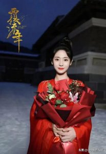 ​又被邢菲近照美到了，清新气息扑面而来，这身打扮我太喜欢了