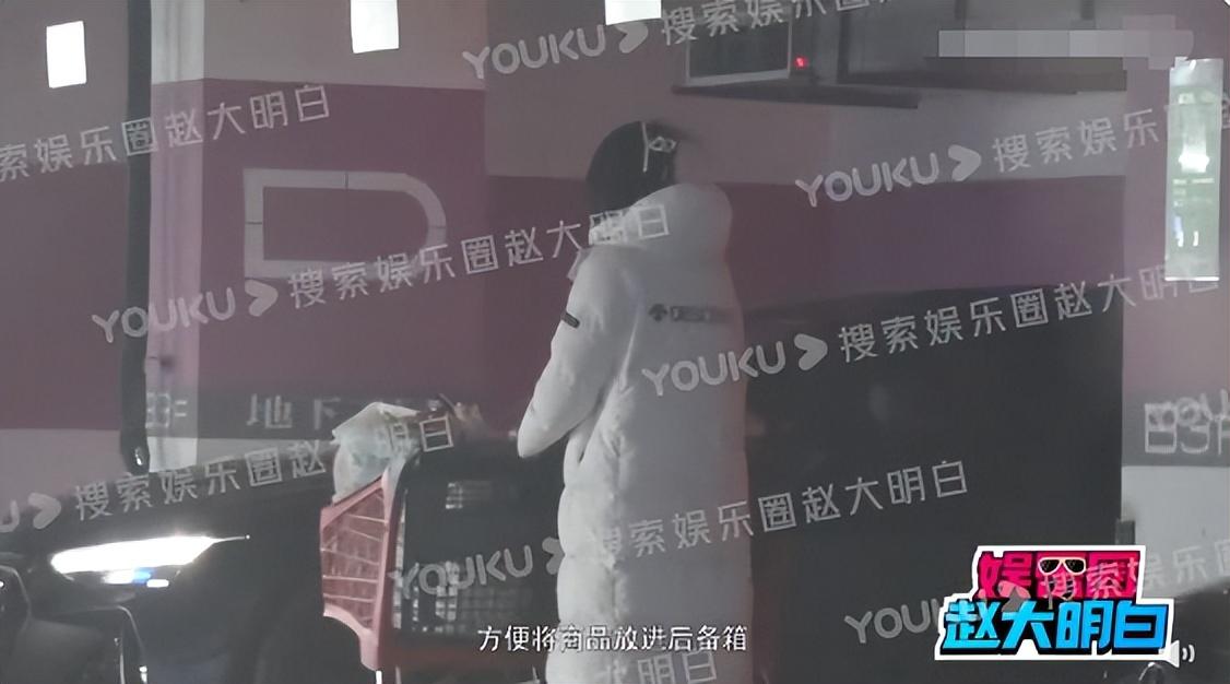韩东君恋情疑似曝光！与性感美女车库接吻太甜蜜，称呼宝贝秀恩爱