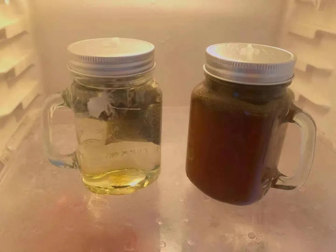 冰美式咖啡怎么做(冰美式就是黑咖啡加冰吗)