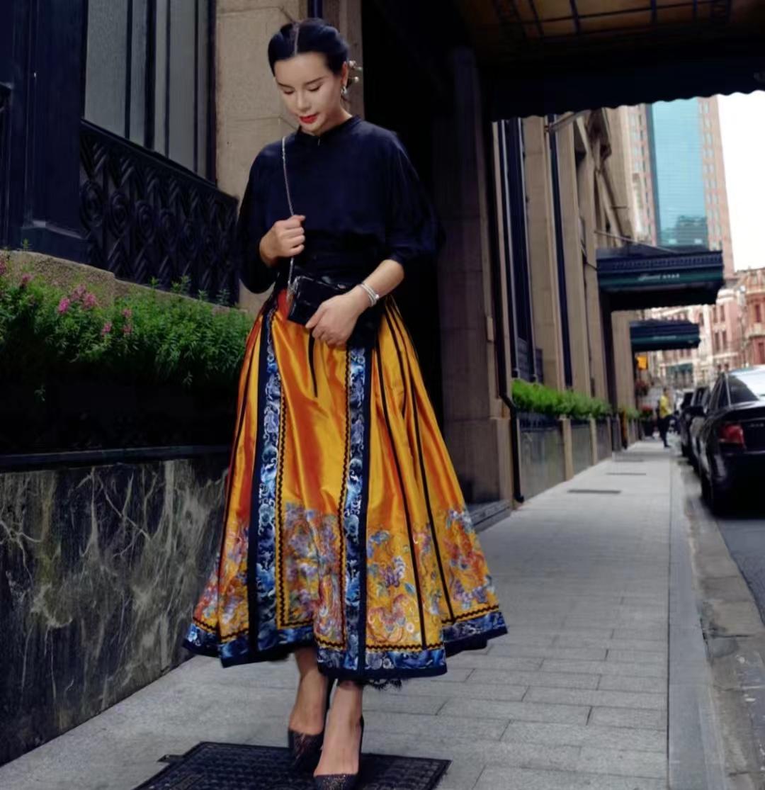 马面裙怎么搭配日常衣服(百褶裙搭配什么上衣好看)