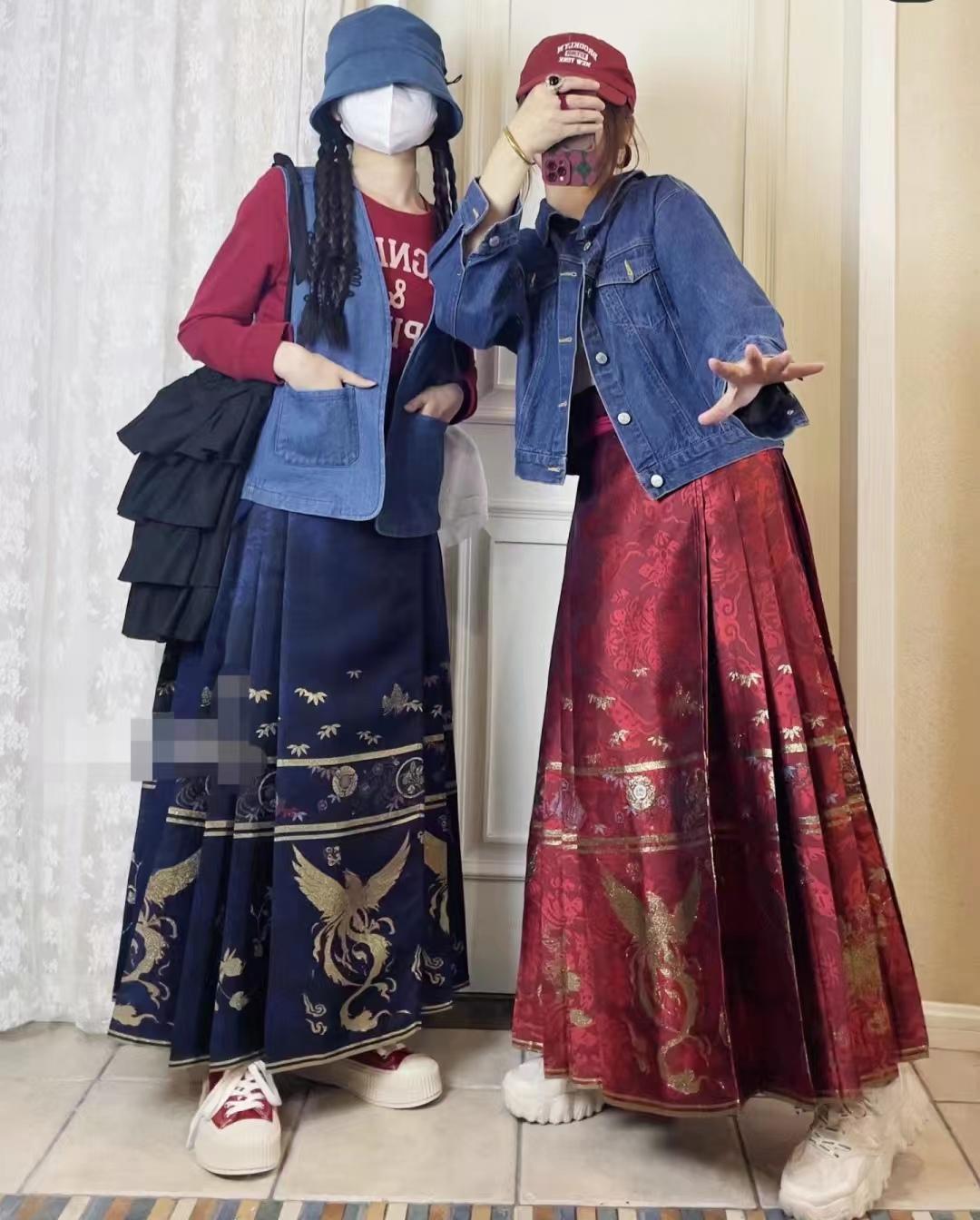 马面裙怎么搭配日常衣服(百褶裙搭配什么上衣好看)