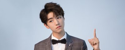 ​男生脸宽适合什么发型