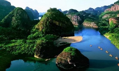 ​龙虎山天师府现任天师是哪位(龙虎山天师府历代天师)