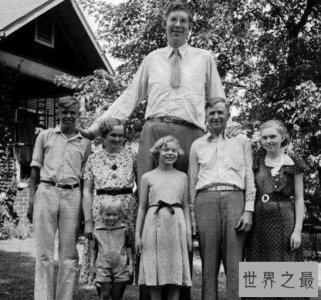 ​世界上最高的人罗伯特·潘兴·瓦德罗，身高2.72米