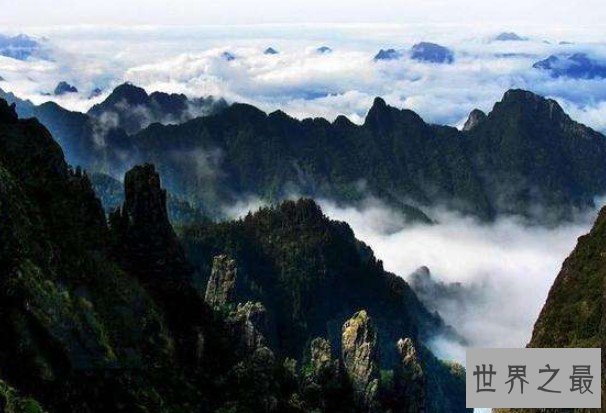 重庆市的最高点,主峰阴条岭海拔2886米