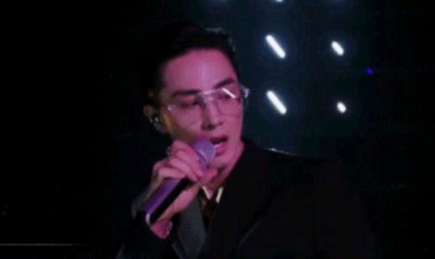 ​戚薇男友是谁（“霸气七哥”戚薇的浪漫情史，以及隐藏在她背后的4个男人）