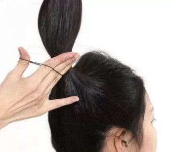 ​如何盘头发好看哪（4款简单但好看的盘发教程图解！）