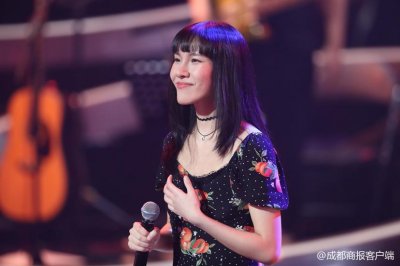 ​好声音“摇滚学霸”邓紫霄是个成都妹儿 李健都说她是杜鹃鸟