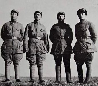 ​中将当年的勤务兵、警卫员：1个上将，2个中将，3个少将