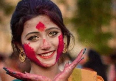 ​还记得因精灵眼而火爆的印度女孩吗？等得知背景后，网友：婆罗门