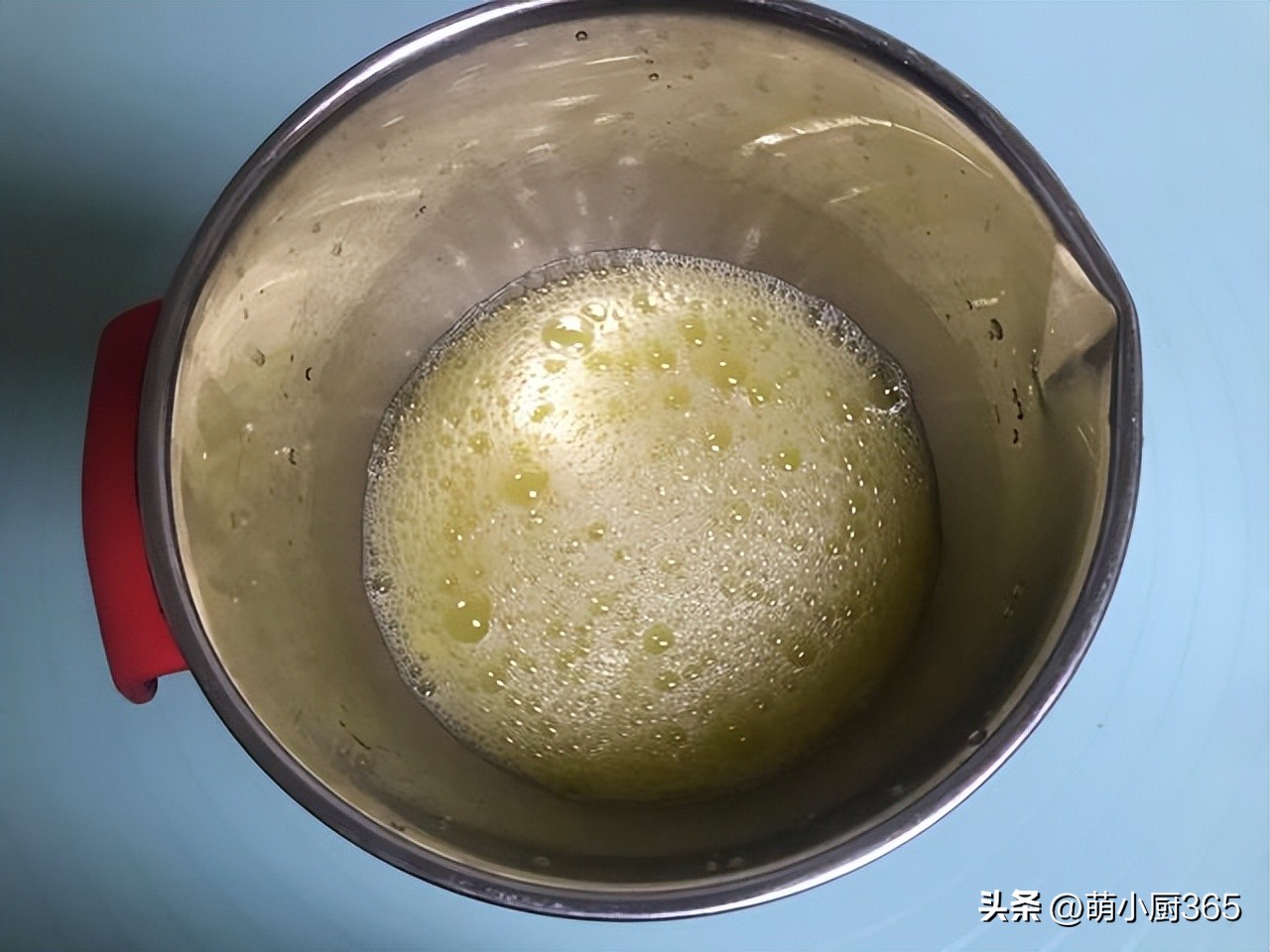 碗面粉，1个鸡蛋，油条最好配方，金黄酥脆个个空心，凉了也不硬"