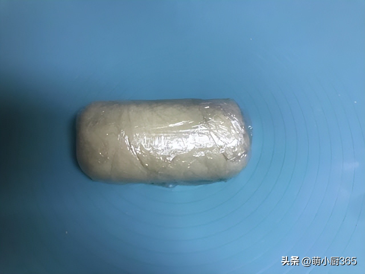 碗面粉，1个鸡蛋，油条最好配方，金黄酥脆个个空心，凉了也不硬"