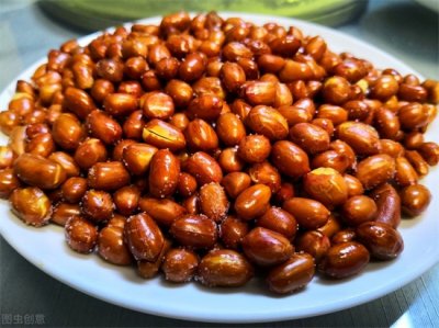 ​花生米怎么炸又酥又脆家庭（油炸花生米，怎样才能又酥又脆？下锅前多加1步，