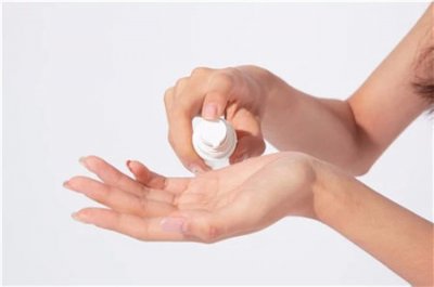 ​衣服上的油渍怎么洗 去油污一步到位