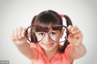 ​小学生近视眼怎么办缓解办法（小学生近视了怎么办？小学生近视最好得缓解办法