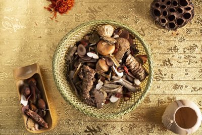 ​阴囊潮湿吃什么食物（治疗的时候找专业医师辨证是必不可少）