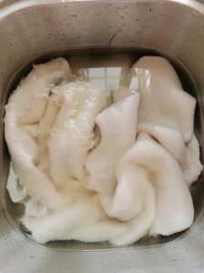 ​牛肚怎么洗最快又干净（牛肚这样处理，清清爽爽无异味）