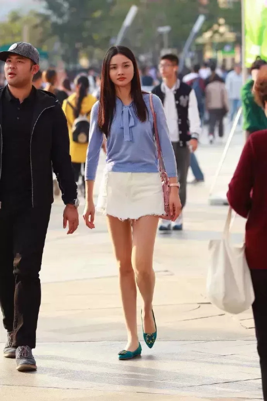 高清街拍美女欣赏（时尚都市女性街拍合集）