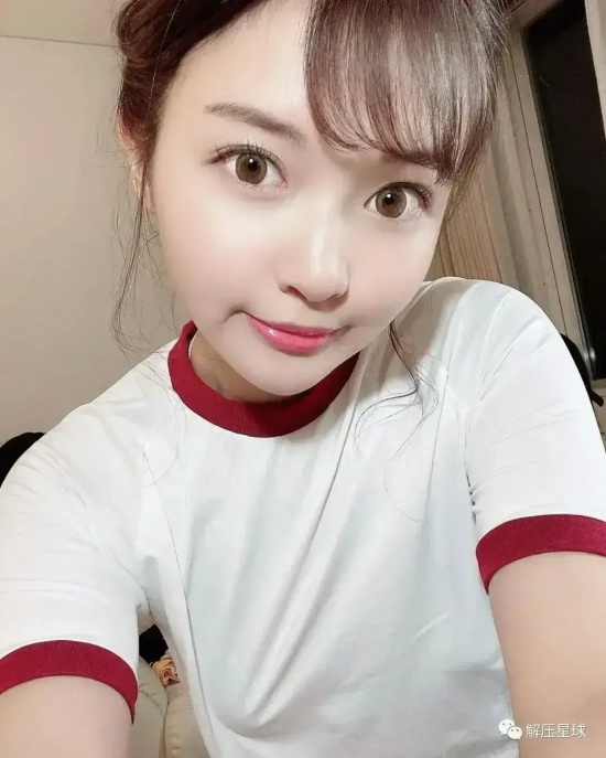 芭蕾舞小姐姐夏木りん写真分享， 奶油系萝莉！