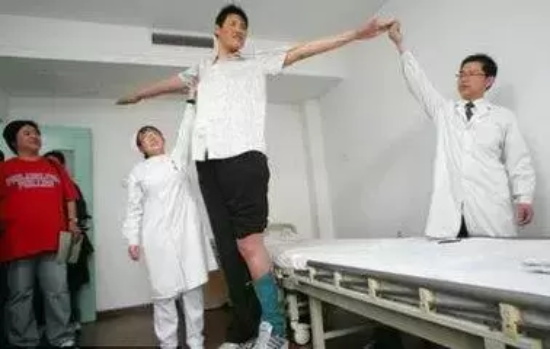中国最高的人前十名是谁？姚明居然没有上榜