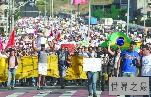 人种最杂的国家,什么人种都有。