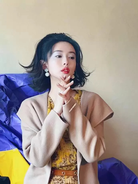 孟子义多套写真合集,手抱气球超可爱