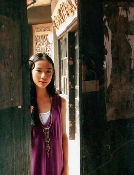 皮肤不算白皙的苍井优,依然是日本纯欲系的代表