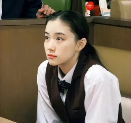 皮肤不算白皙的苍井优,依然是日本纯欲系的代表