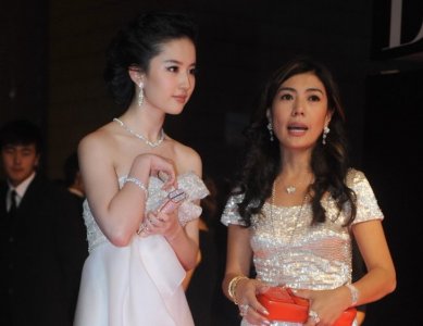 ​刘亦菲裸A级照片  这些大尺度照片让刘亦菲的人气急剧下滑