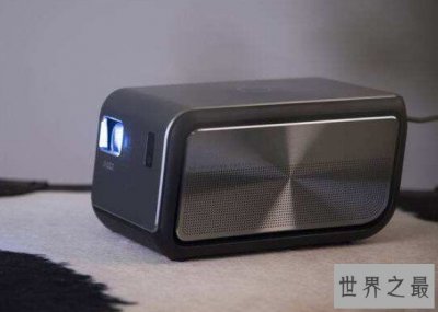 ​世界上最小的投影机，重量仅为22.8克